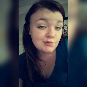 Meet your Posher, Courtney